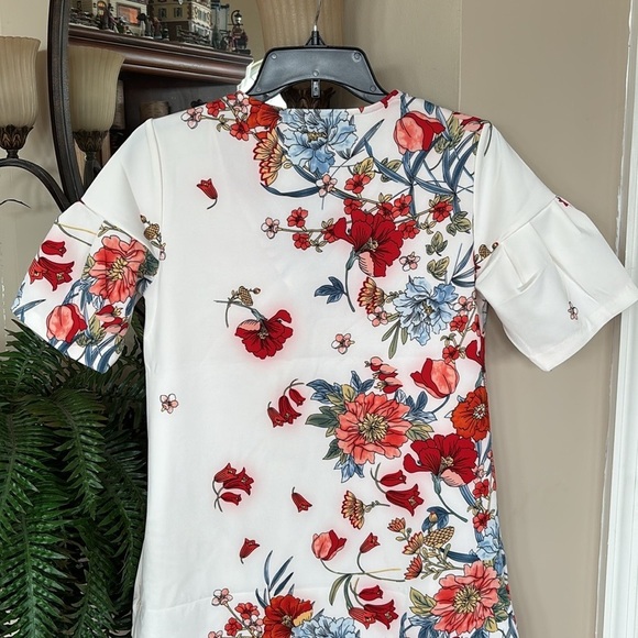 Brand New ABS Collection White Shift Dress Short Sleeved V-Neck Oriental Floral - Picture 9 of 15